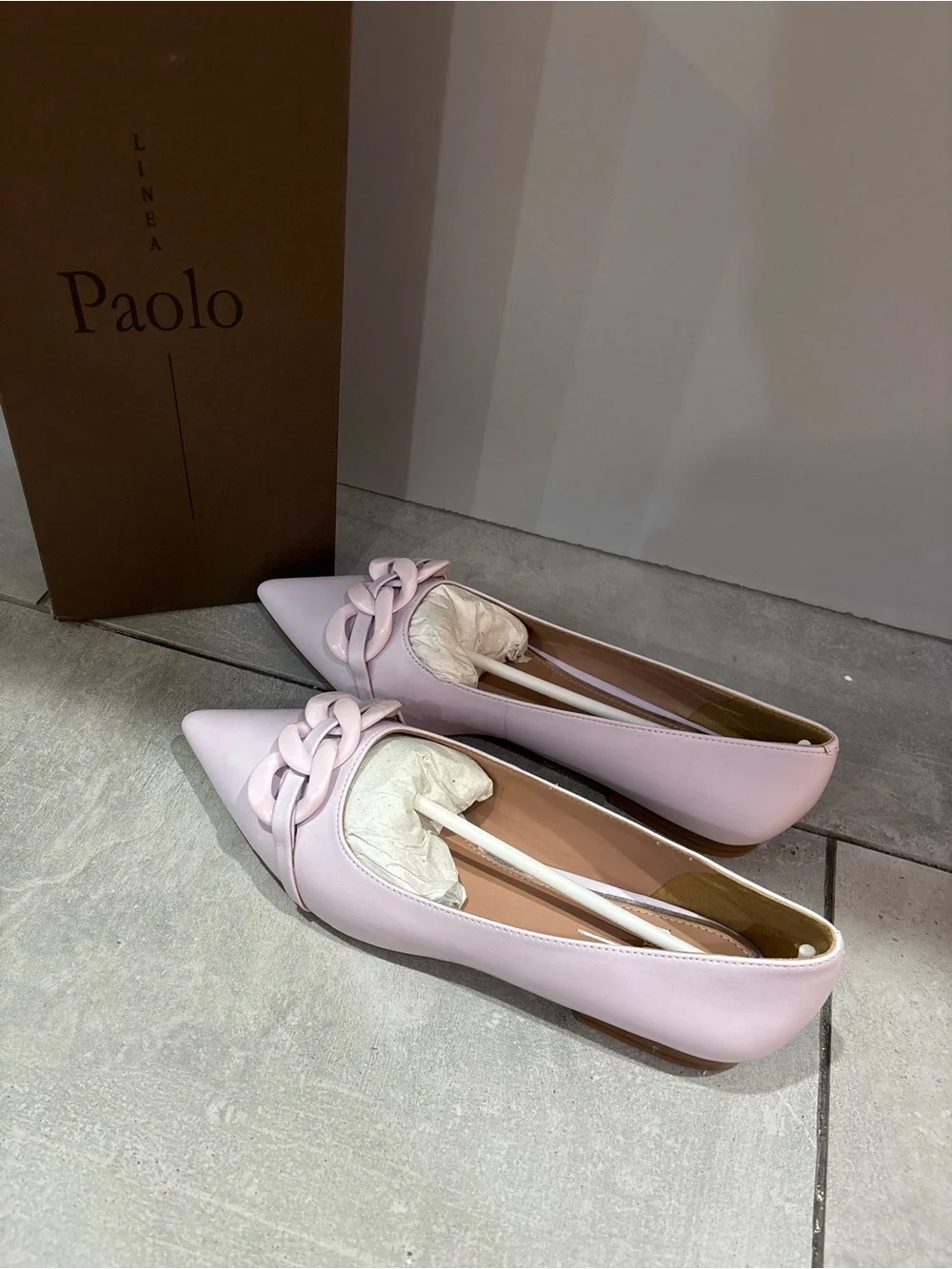 NIB Linea Paolo Nora Lavender Leather Pointed Toe Chain Flats Size 8.5